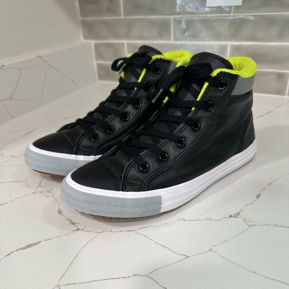 Converse Chuck Taylor All Star. Color Black, Green And White. Boy Size 5.